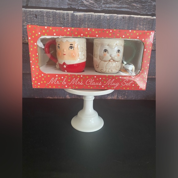 Johanna Parker Mrs. & Mr. Claus Mug Set - Picture 1 of 4